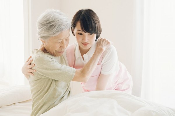 特別養護老人ホームは介護保険が適用できる？提供サービスや費用の仕組みを解説！